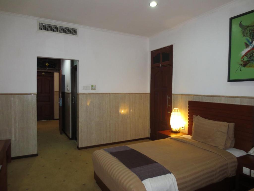 Bali Paradise City Hotel Dempassar Exterior foto